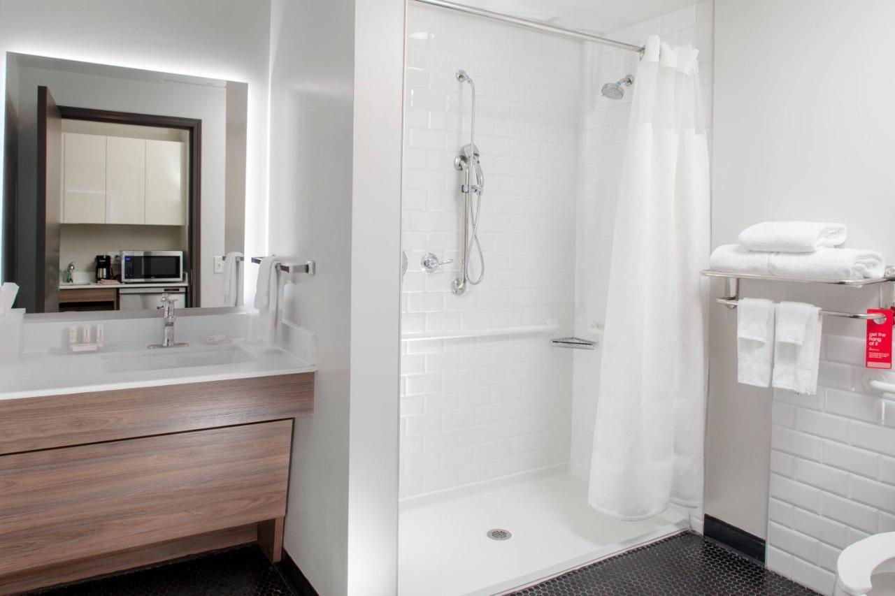 Towneplace Suites By Marriott Dallas Downtown Екстериор снимка
